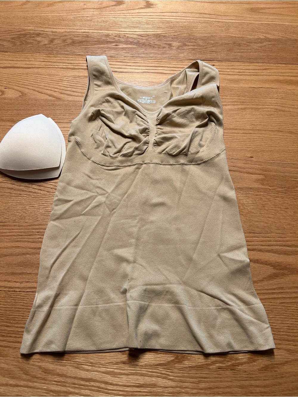 Woman Ocean Seamless Nude Shaping Camisole Tank with Removable Cups